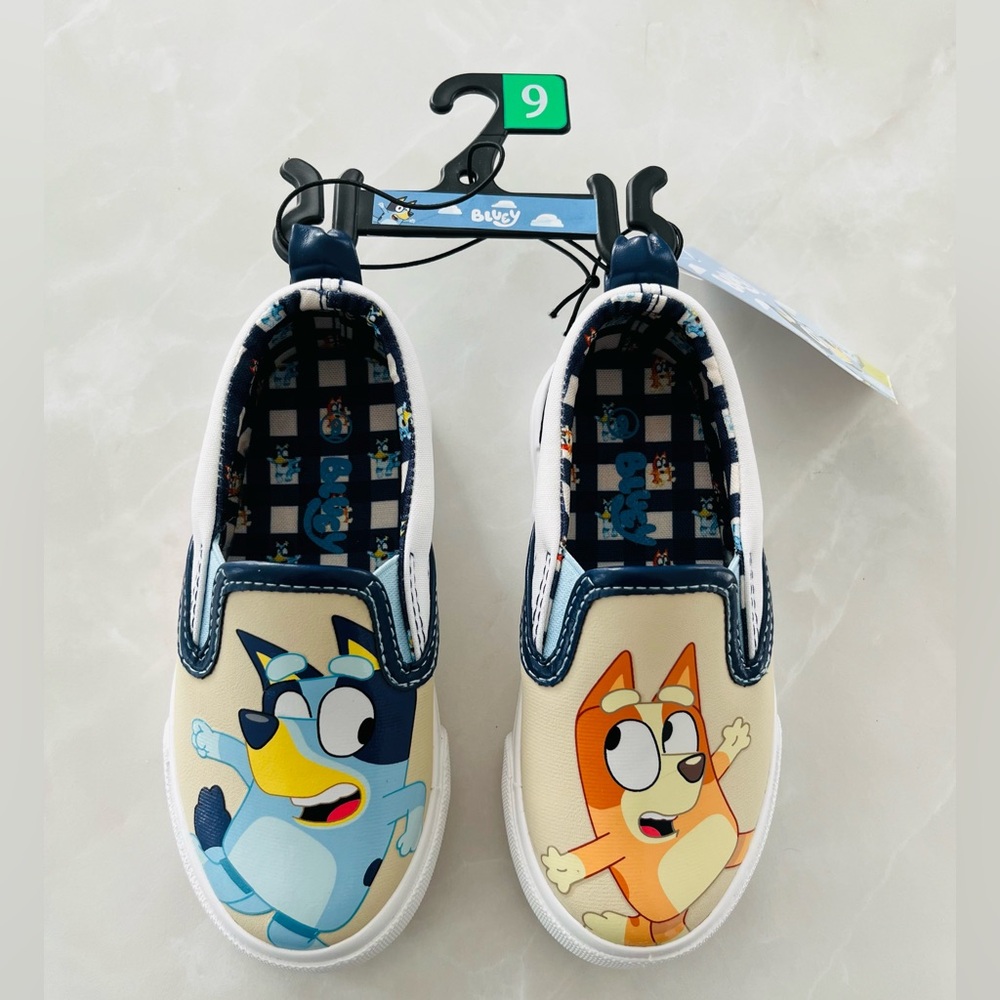 NEW Bluey Bingo Dog Cartoon Slip On Children’s Unisex Shoe Runner Size 9 No Ties
